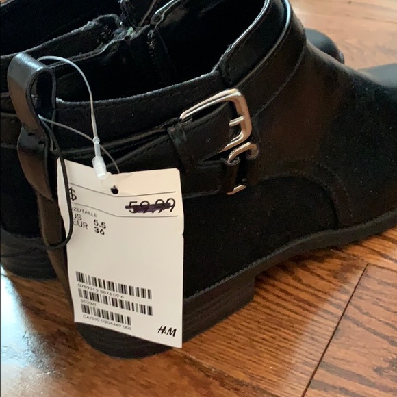 Black Chelsea boots, tags still on! - Picture 3 of 3